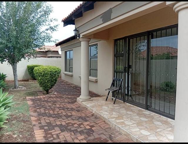 3 BEDROOM HOUSE FOR SALE IN DAWN PARK EXT